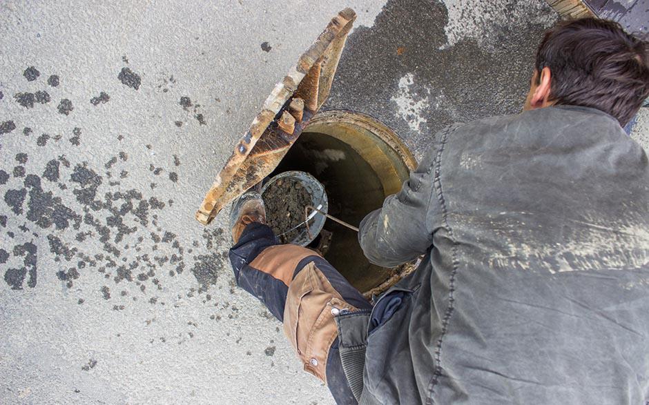 comment déboucher un wc Roinville